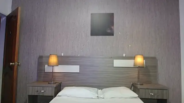 Liiamthompson online show from September 2025 07:31:01 AM