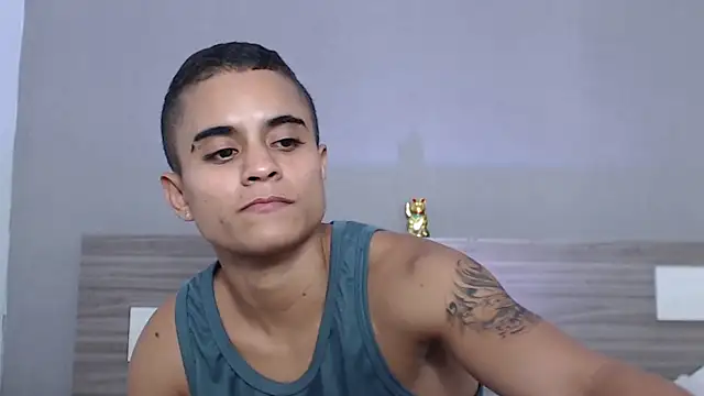 Liiamthompson online show from September 2025 08:34:01 PM