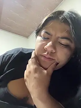 Snapshot of viccky_vick chatting on January 2025 08:32:02 AM viccky vick online show from January 2025 08:32:02 AM