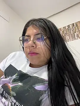 Snapshot of viccky_vick chatting on February 2025 01:21:02 PM viccky vick online show from February 2025 01:21:02 PM