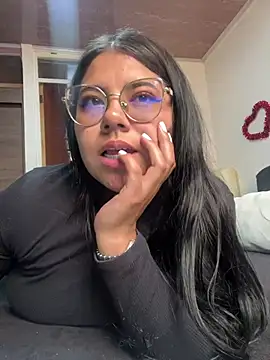 Snapshot of viccky_vick chatting on February 2025 05:46:02 PM viccky vick online show from February 2025 05:46:02 PM