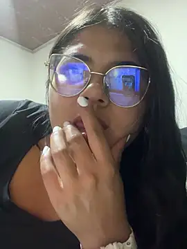 Snapshot of viccky_vick chatting on February 2025 12:08:02 AM viccky vick online show from February 2025 12:08:02 AM