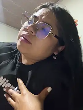 Snapshot of viccky_vick chatting on February 2025 12:35:02 AM viccky vick online show from February 2025 12:35:02 AM