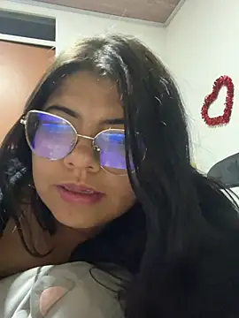 Snapshot of viccky_vick chatting on February 2025 09:37:01 PM viccky vick online show from February 2025 09:37:01 PM