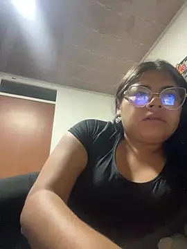 Snapshot of viccky_vick chatting on February 2025 12:20:01 AM viccky vick online show from February 2025 12:20:01 AM