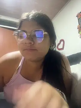 Snapshot of viccky_vick chatting on March 2025 12:17:02 AM viccky vick online show from March 2025 12:17:02 AM