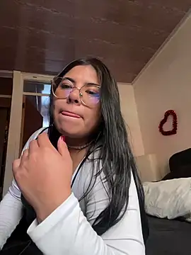 Snapshot of viccky_vick chatting on March 2025 03:37:01 PM viccky vick online show from March 2025 03:37:01 PM