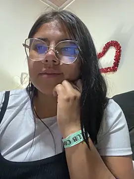 Snapshot of viccky_vick chatting on March 2025 01:01:02 AM viccky vick online show from March 2025 01:01:02 AM