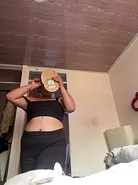 Snapshot of viccky_vick chatting on March 2025 06:10:02 PM viccky vick online show from March 2025 06:10:02 PM