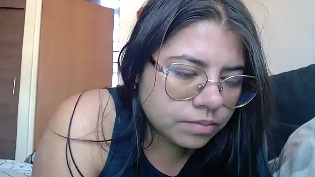 Snapshot of viccky_vick chatting on September 2025 07:03:02 PM viccky vick online show from September 2025 07:03:02 PM