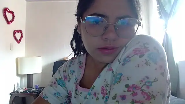 Snapshot of viccky_vick chatting on September 2025 05:01:02 PM viccky vick online show from September 2025 05:01:02 PM