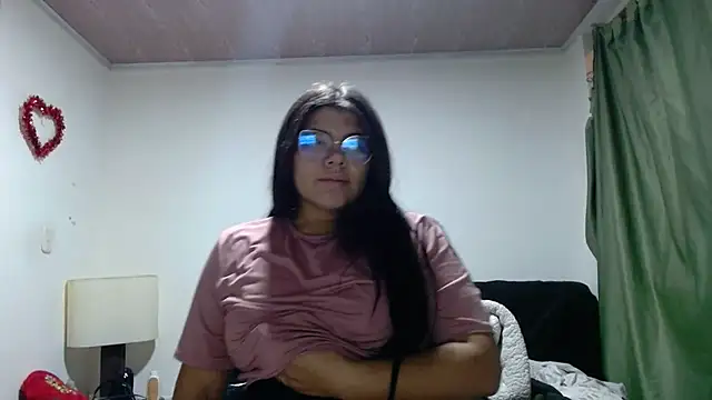 Snapshot of viccky_vick chatting on October 2025 02:34:01 AM viccky vick online show from October 2025 02:34:01 AM