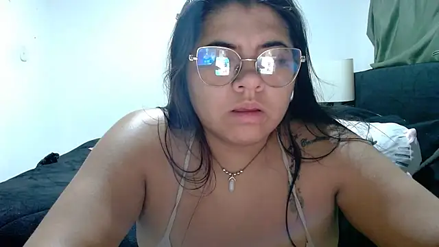 Snapshot of viccky_vick chatting on October 2025 12:47:01 AM viccky vick online show from October 2025 12:47:01 AM