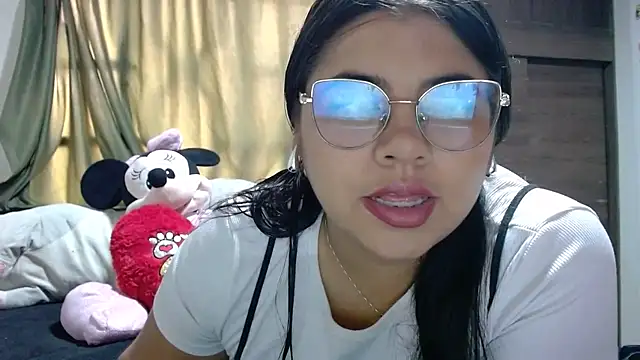 Snapshot of viccky_vick chatting on November 2025 05:46:02 PM viccky vick online show from November 2025 05:46:02 PM