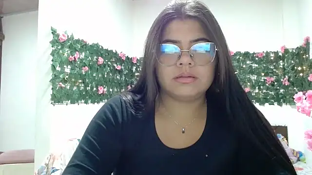 Snapshot of viccky_vick chatting on November 2025 11:32:01 PM viccky vick online show from November 2025 11:32:01 PM