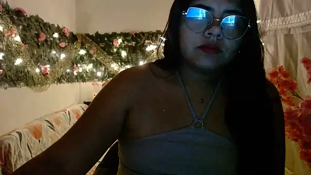 Snapshot of viccky_vick chatting on November 2025 06:16:02 AM viccky vick online show from November 2025 06:16:02 AM