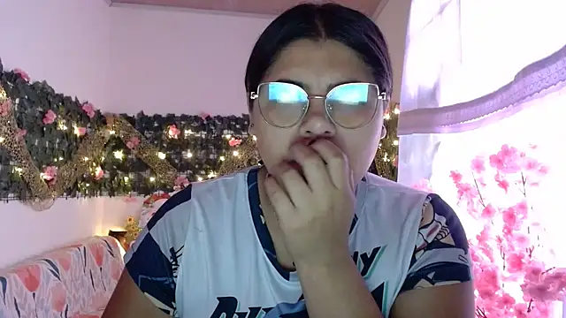 Snapshot of viccky_vick chatting on November 2025 06:21:02 PM viccky vick online show from November 2025 06:21:02 PM