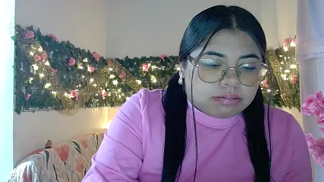 Snapshot of viccky_vick chatting on November 2025 08:50:02 AM viccky vick online show from November 2025 08:50:02 AM