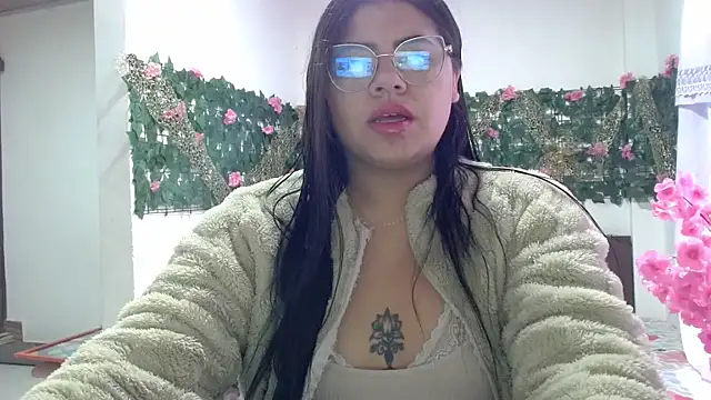 Snapshot of viccky_vick chatting on November 2025 09:41:02 PM viccky vick online show from November 2025 09:41:02 PM