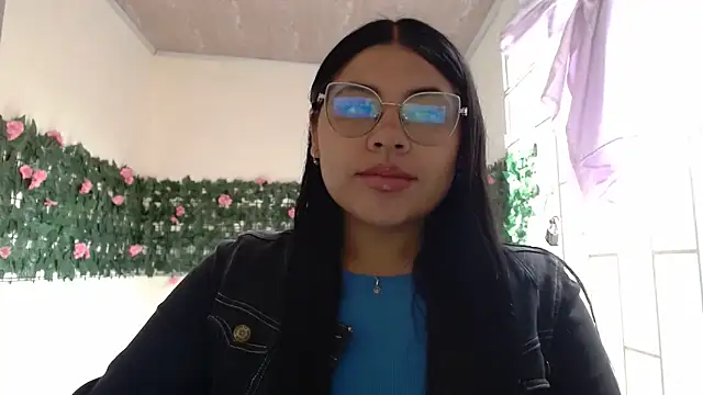 viccky vick online show from April 2026 08:28:02 PM