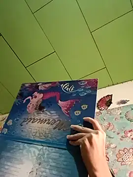 Snapshot of Little_Saori chatting on February 2025 01:13:01 AM Little Saori online show from February 2025 01:13:01 AM