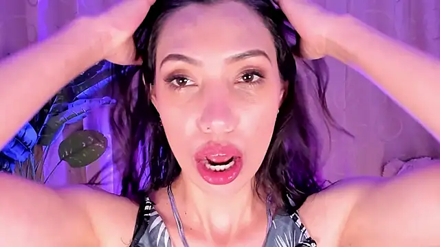 Miss veronicaa2 online show from May 2026 01:29:02 PM