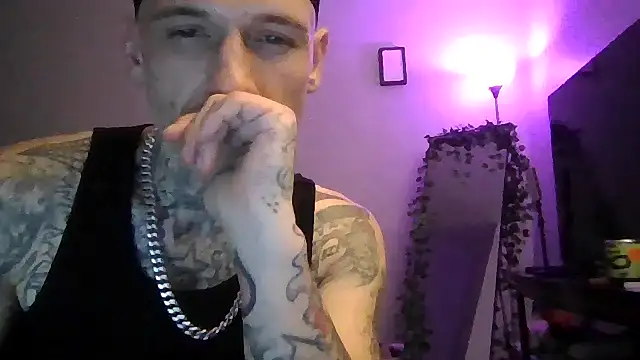 cruz815 online show from June 2026 01:37:01 AM