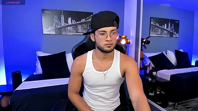 Max Conor1 online show from April 2026 06:00:02 AM