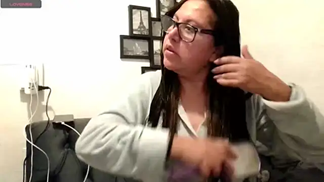 MirandaLatinaLovely online show from November 2025 04:28:02 PM