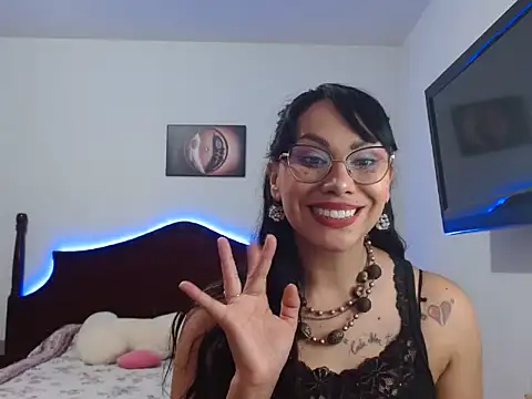 AloLovely  online show from May 2026 11:54:02 PM