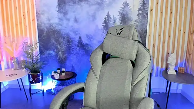 Snapshot of MilaStoyne chatting on December 2025 07:47:01 AM MilaStoyne online show from December 2025 07:47:01 AM