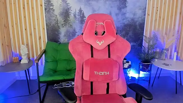 Snapshot of MilaStoyne chatting on December 2025 08:12:02 AM MilaStoyne online show from December 2025 08:12:02 AM