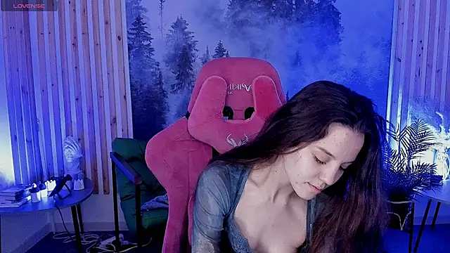 Snapshot of MilaStoyne chatting on December 2025 08:29:02 AM MilaStoyne online show from December 2025 08:29:02 AM