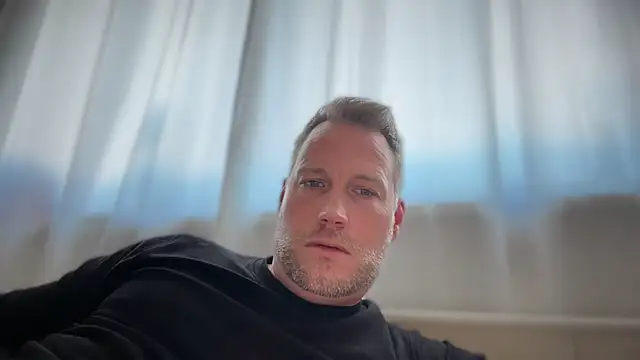 Christian87xxx online show from March 2026 03:41:01 PM