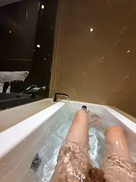 Snapshot of ahwei716 chatting on January 2025 07:11:01 PM ahwei716 online show from January 2025 07:11:01 PM