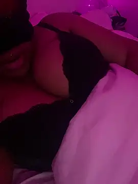 Snapshot of DaniJohnson chatting on February 2025 10:33:01 PM DaniJohnson online show from February 2025 10:33:01 PM