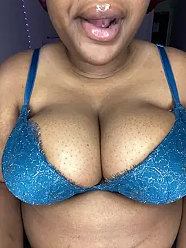 Snapshot of DaniJohnson chatting on February 2025 03:22:01 AM DaniJohnson online show from February 2025 03:22:01 AM