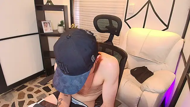 marcuscollins1  online show from March 2025 05:20:01 PM