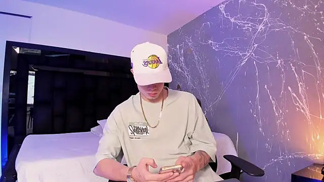 marcuscollins1  online show from October 2025 01:34:02 PM