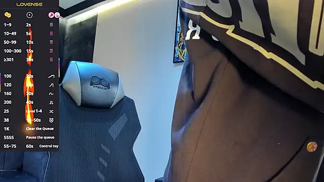 marcuscollins1  online show from February 2026 12:15:01 PM