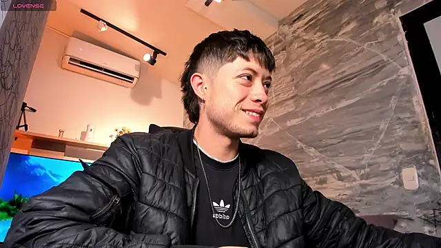 marcuscollins1  online show from February 2026 12:34:02 PM