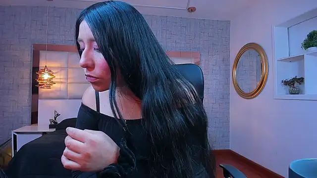 Snapshot of Nohemi_louse chatting on April 2026 07:00:02 PM Nohemi louse online show from April 2026 07:00:02 PM