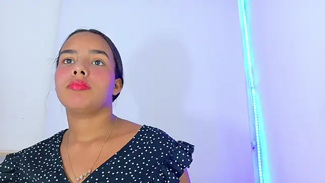 Roxy Stonee online show from October 2025 07:23:01 PM