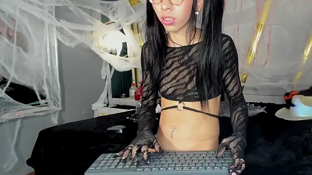 Snapshot of Mara_Gonzalez chatting on November 2025 01:11:01 PM Mara Gonzalez online show from November 2025 01:11:01 PM