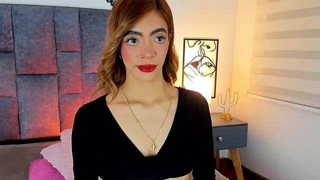 Snapshot of Violetta_Ficher chatting on June 2026 02:03:01 AM Violetta Ficher online show from June 2026 02:03:01 AM