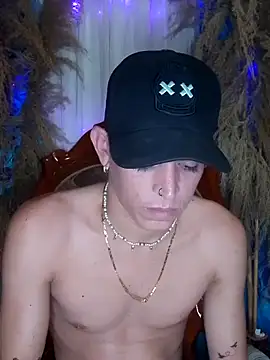 Snapshot of duquehotvoy chatting on February 2025 06:48:01 PM duquehotvoy online show from February 2025 06:48:01 PM