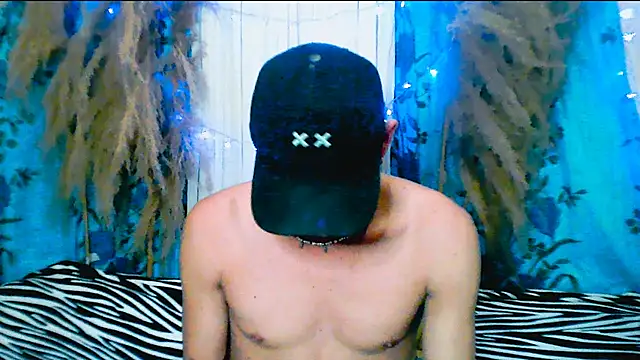 Snapshot of duquehotvoy chatting on February 2025 03:27:01 PM duquehotvoy online show from February 2025 03:27:01 PM