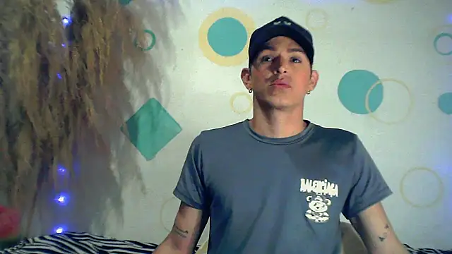 Snapshot of duquehotvoy chatting on March 2025 04:57:02 AM duquehotvoy online show from March 2025 04:57:02 AM