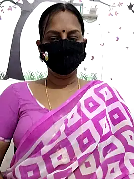 Snapshot of Tamil_Meera12 chatting on May 2026 03:55:02 AM Tamil Meera12 online show from May 2026 03:55:02 AM