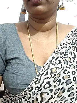 Snapshot of Tamil_Meera12 chatting on July 2026 04:38:02 PM Tamil Meera12 online show from July 2026 04:38:02 PM